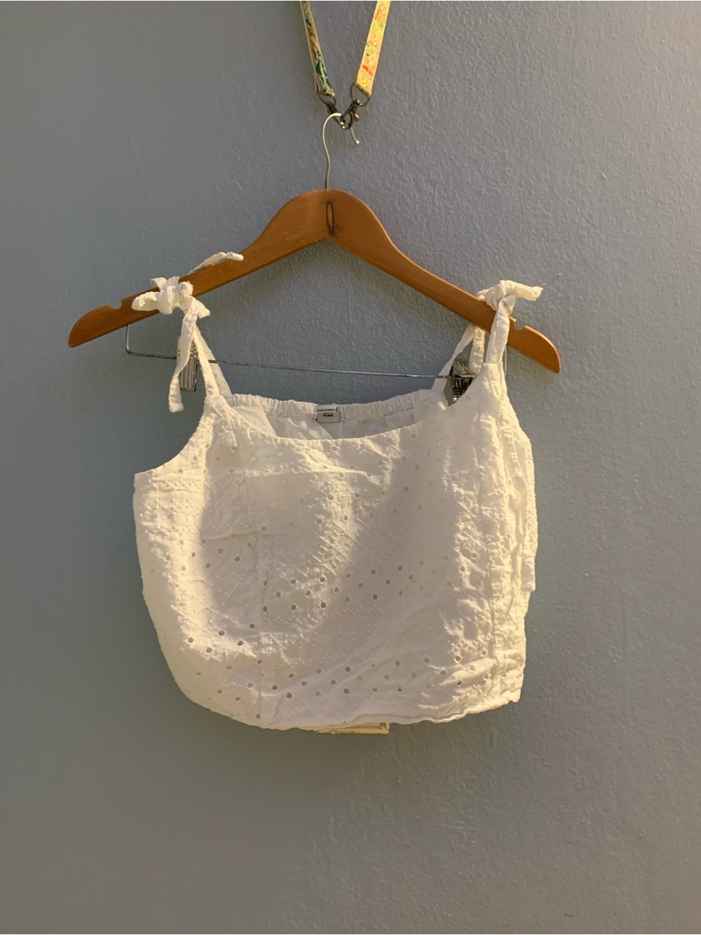 Old Navy White Eyelet Tie-Shoulder Cropped Camisole